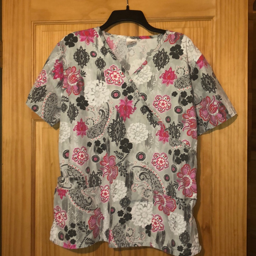 Barco scrub top